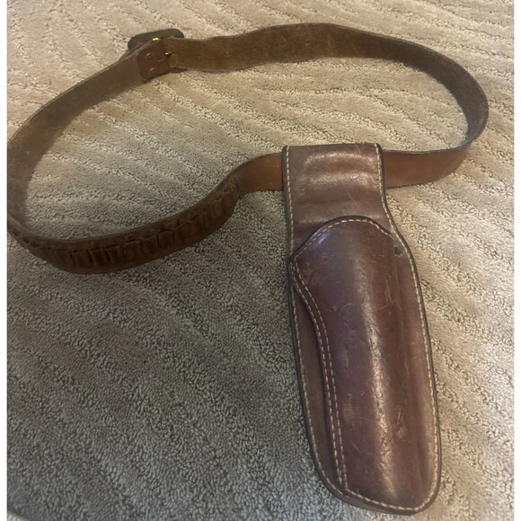 Hunter 1060 Right Handed Holster With Medium Belt - Picture 1 of 9